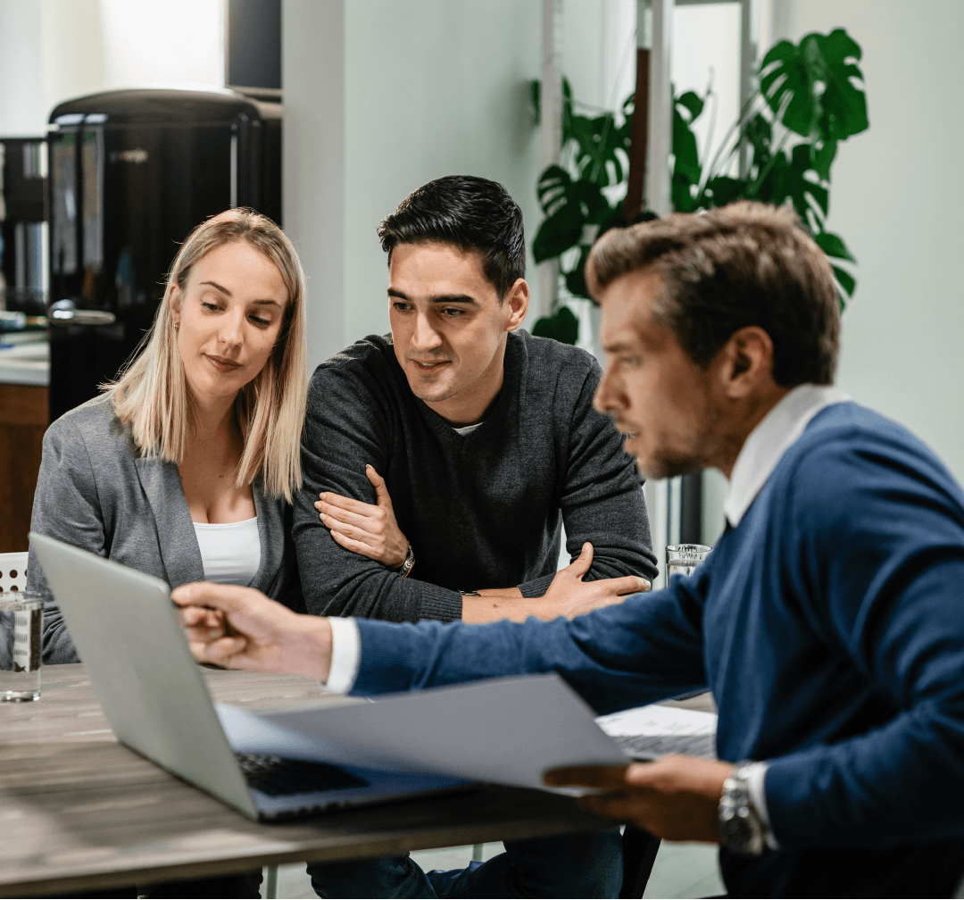 Mentoría estratégica para empresas y pymes, asesoría personalizada para tomar decisiones clave y potenciar el crecimiento del negocio.